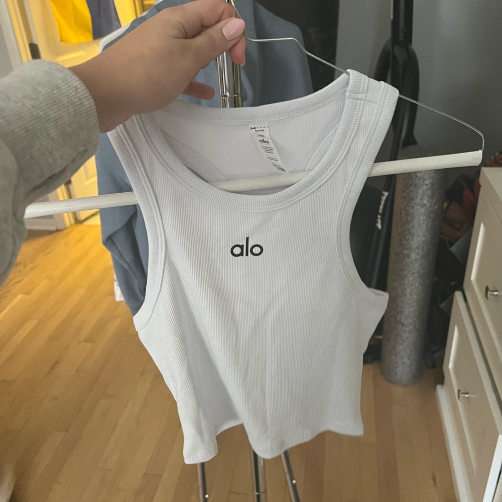Alo yoga top